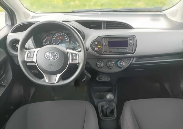 Toyota Yaris cena 48900 przebieg: 68900, rok produkcji 2020 z Łódź małe 79